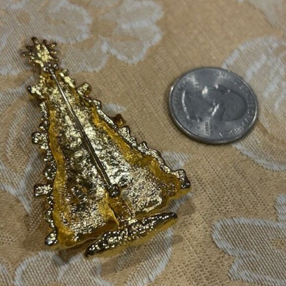 HOLIDAY🎄🎄AJC Gold Tone Textured Christmas Tree BROOCH - Picture 8 of 8